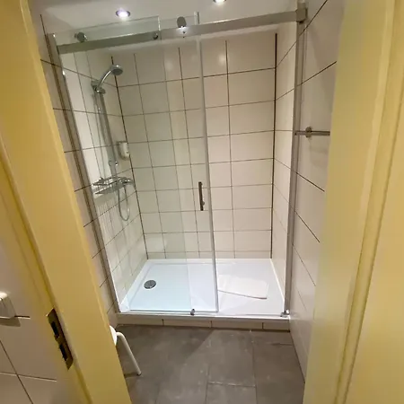 Zur Alten Oder- Frankfurt-oder Otel